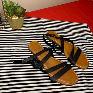 Rouge helium sandals